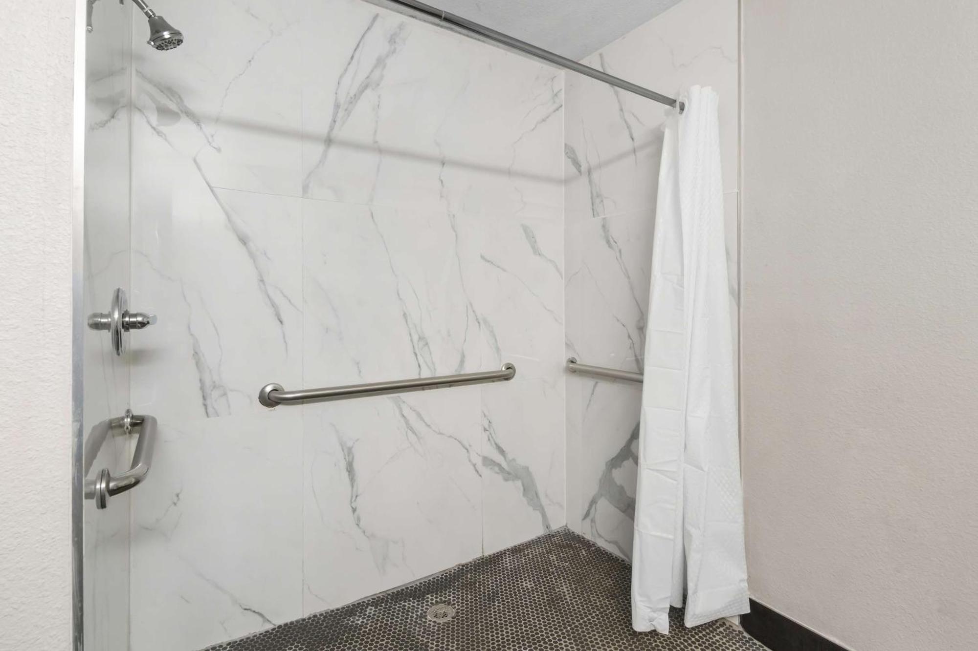 Surestay Plus By Best Western Fort Worth Benbrook Exteriör bild