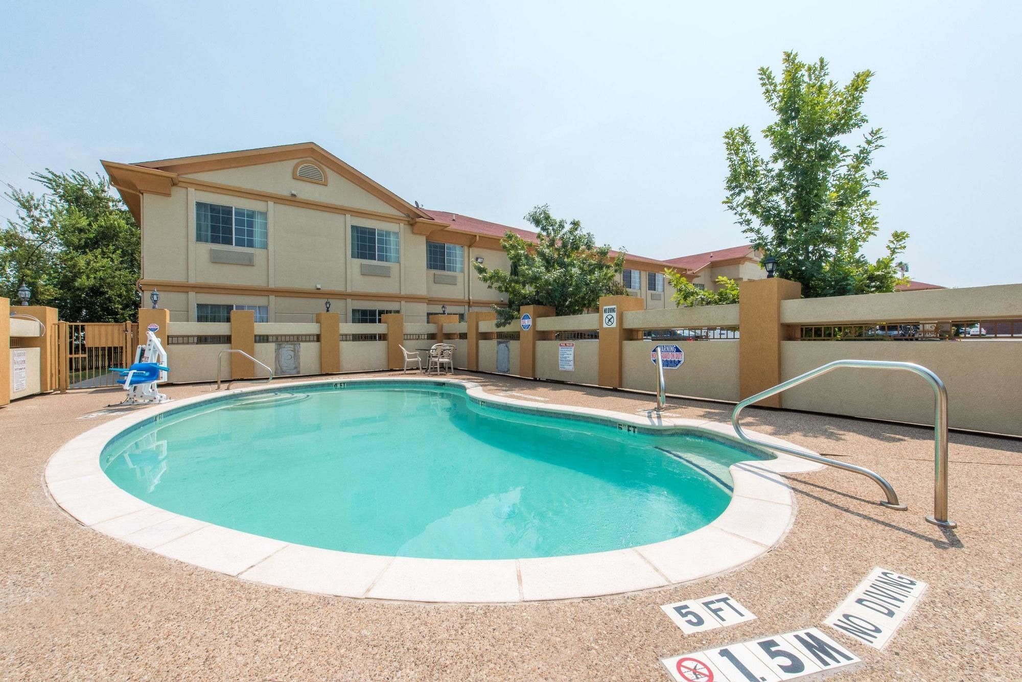Surestay Plus By Best Western Fort Worth Benbrook Exteriör bild
